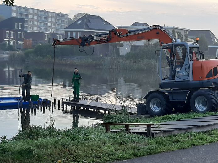 De populaire steiger werd afgelopen najaar in opdracht van de gemeente Alphen weggehaald.
