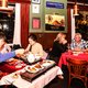 Bij Sama Sebo is de sfeer ouderwets goed, het eten alleen ouderwets (6+)