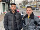 Broers Mohamad (l) en Moshkhal (r) Mahmoed zijn in shock nu hun winkels met explosieven zijn bestookt.