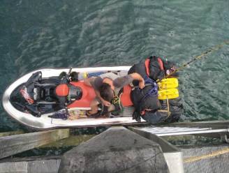 Brit vlucht gewapend met kruisboog op jetski weg uit Australië en strandt op 4 km van Papoea-Nieuw-Guinea