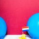 Een boekwinkel is jarig en viert een plezierig klein feestje