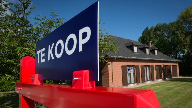 Vastgoedmarkt blijft afkoelen begin 2023, vooral in Vlaanderen