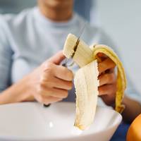 Welke banaan is het gezondst? Onrijp, geel of met bruine vlekken?