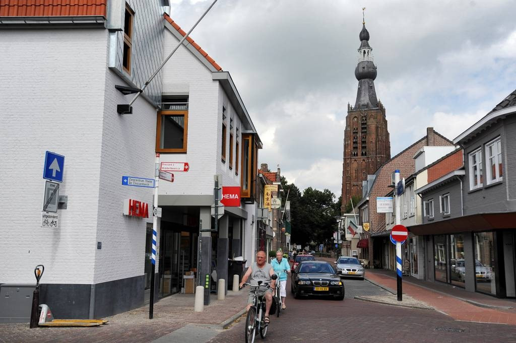 Botsing Kalksteen Langwerpig Wonen boven Hema in Hilvarenbeek 'mocht niet' | Foto | bd.nl