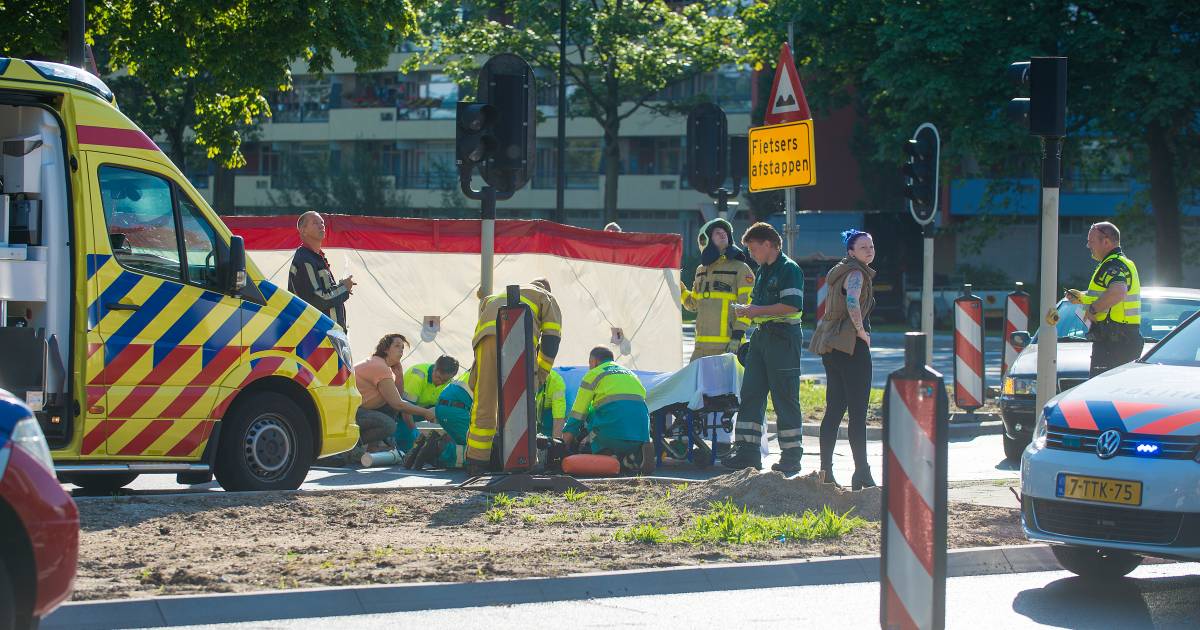Traumahelikopter ingezet na aanrijding met fietser in Apeldoorn.