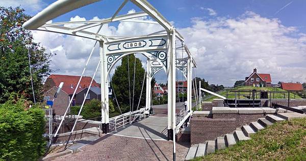 Cadeau voor Anton Corbijn: een bruggetje in Strijensas - AD.nl