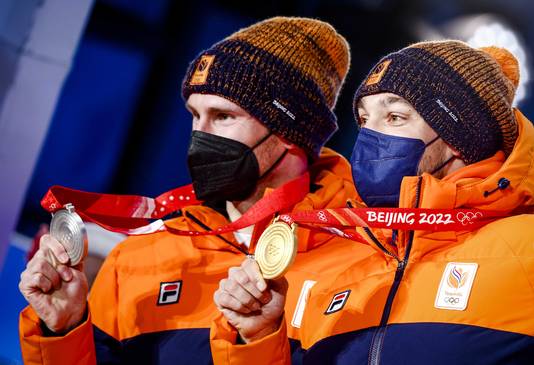Thomas Krol en Kjeld Nuis, medaillewinnaars op de 1500 meter.