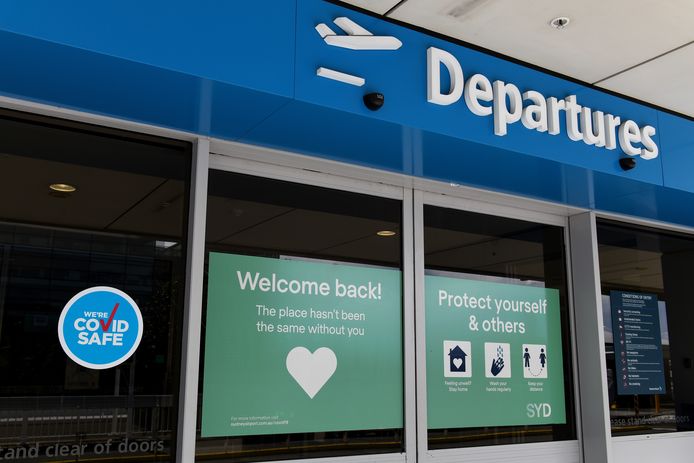Le premier vol international vers l'aéroport de Sydney devait arriver de Los Angeles lundi à 06h00, heure locale