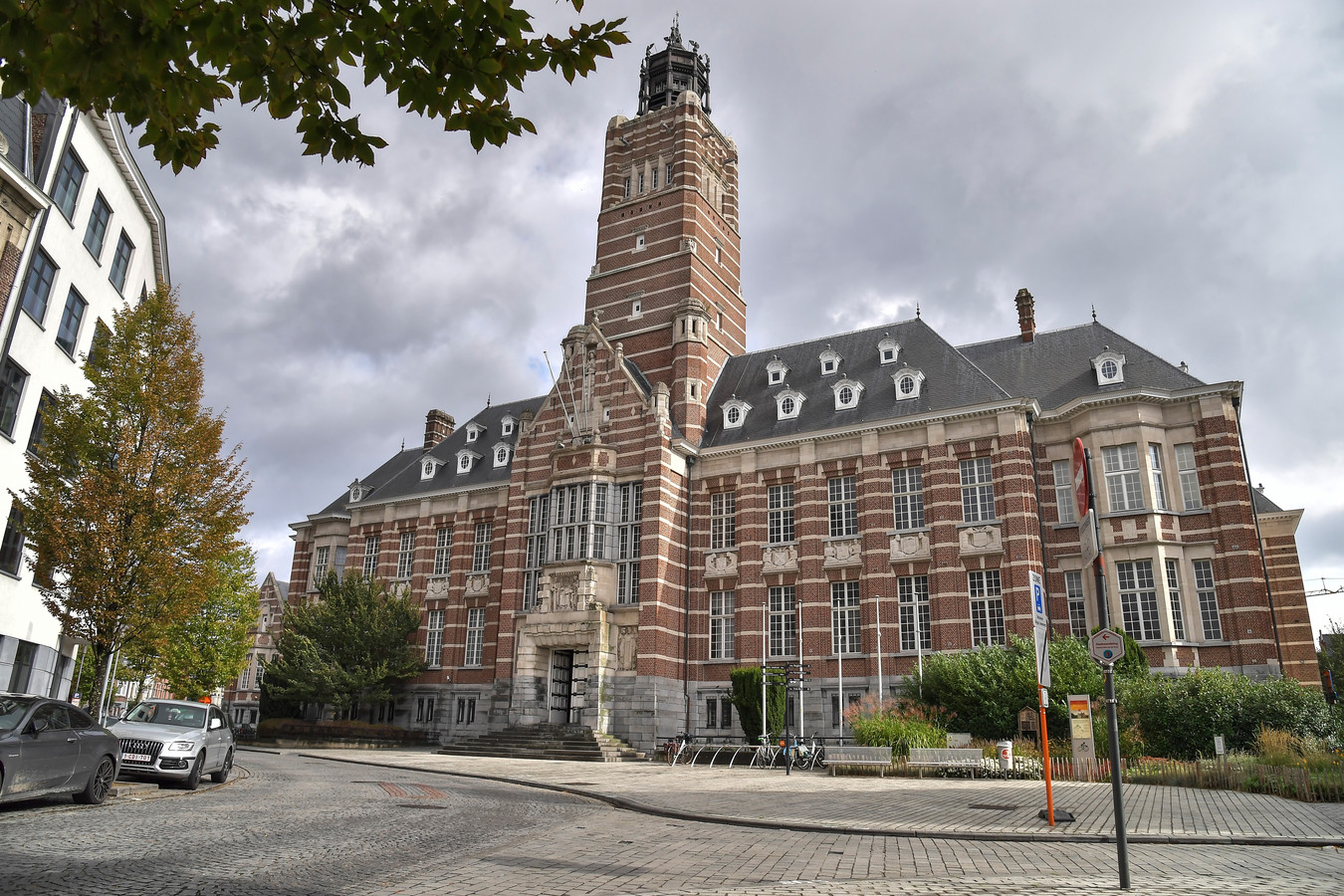 Contactverbod en acht maanden voorwaardelijk voor 45-jarige man na ...