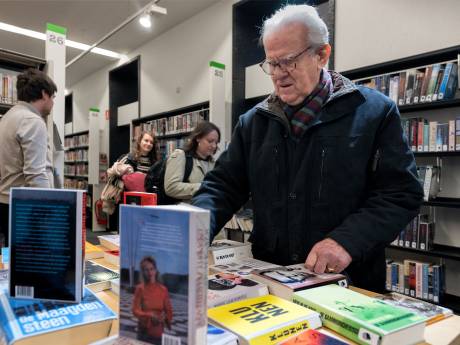 Tegen trend in gaan bibliotheken in Den Bosch en regio door met boetes voor te laat inleveren van boeken  