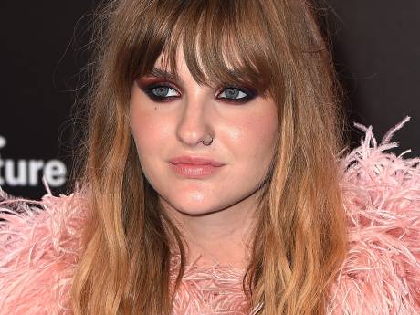 Adele onthult cover van nieuw album en Måneskin-ster Victoria staart halfnaakt haar fans aan