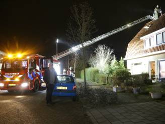 Schoorsteenbrand in twee-onder-een-kap in Wierden