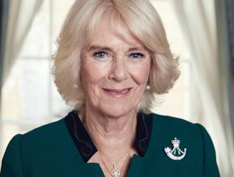 50 jaar geleden brak ze zijn hart, nu zet Charles voor haar zijn zoon aan de deur: de grote triomf van Queen Camilla