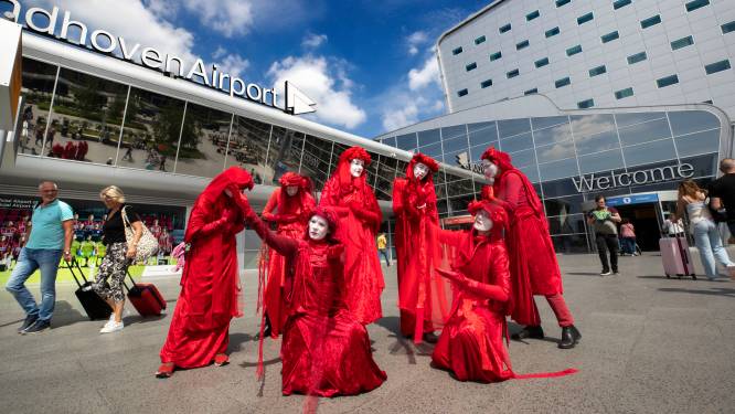 Manifestatie Extinction Rebellion op Eindhoven Airport kan vliegverkeer flink in de war sturen
