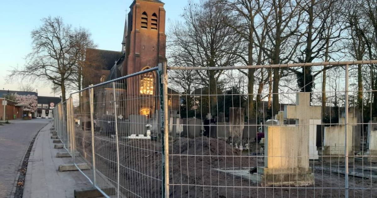 Heg weg op de Zeg: groen rondom kerkhof maakt plaats voor hekwerk