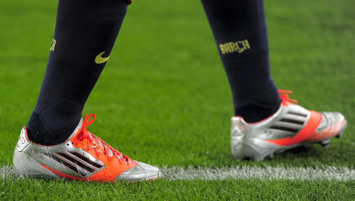 Messi Barça zoontje al op schoenen | De Volkskrant