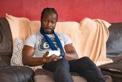 Sugar Jackson na zwaar verkeersongeval: “Zo’n harde klap heb ik mijn hele bokscarrière lang niet geïncasseerd”