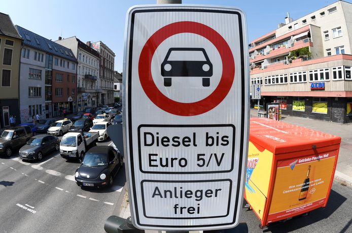 In Hamburg, de op één na grootste stad van Duitsland, geldt sinds juni een verbod op oudere dieselvoertuigen in het stadscentrum.