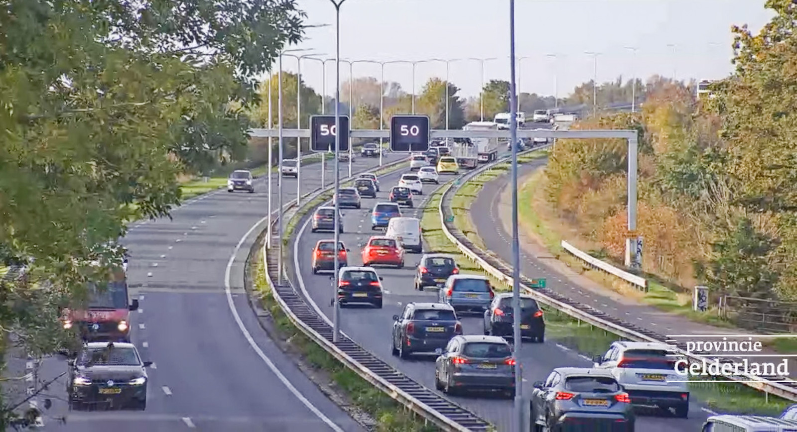 file-bij-arnhem-na-ongeluk-bij-gelredome-opgelost-foto-ad-nl