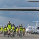 Tegen de 200 arrestaties op Schiphol na blokkade privévliegtuigen door klimaatactivisten