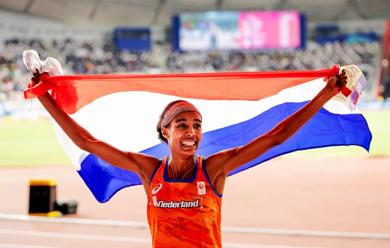 Sifan Hassan na het winnen van de finale van de 1500 meter op de wereldkampioenschappen Atletiek. Beeld ANP