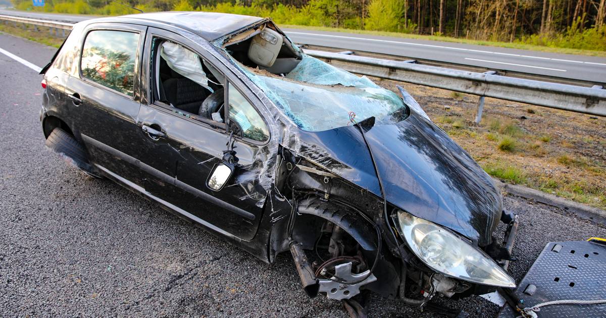 Automobilist ernstig gewond na zwaar ongeluk op A1 bij Uddel.