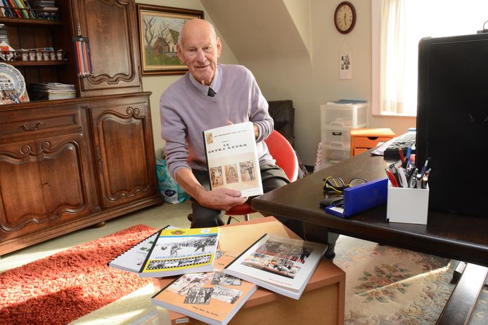 Flor Van de Velde bundelde veertig jaar werk als wielercommentator in vijftien boeken