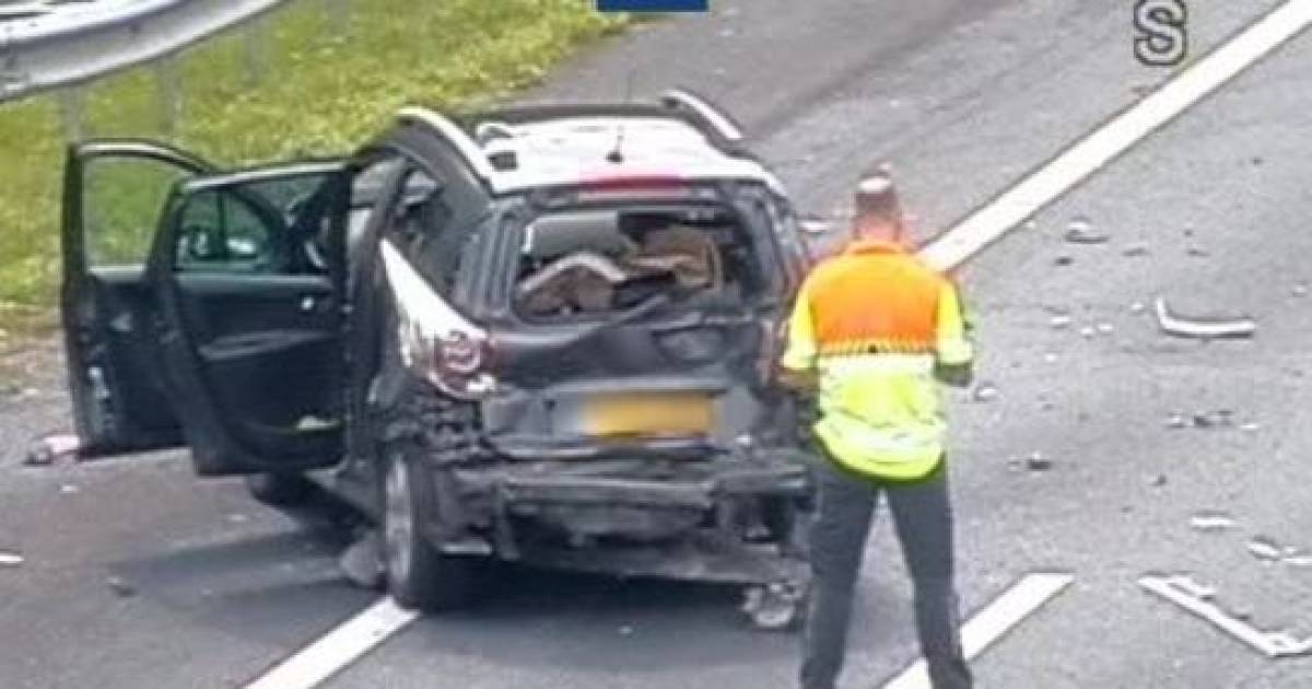 Lange files in beide richtingen op A50 door ongeval: uur vertraging.