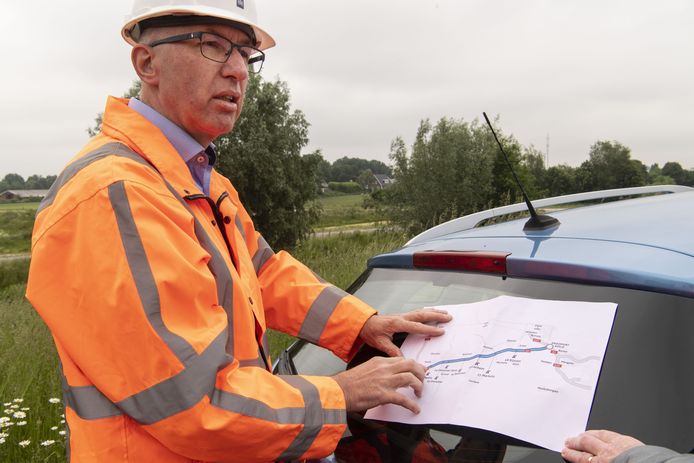 Tonny Arissen legt uit waarom de verbreding van de A1 niet gewoon rechtstreeks van Azelo naar Twello (of omgekeerd) werd afgewerkt.