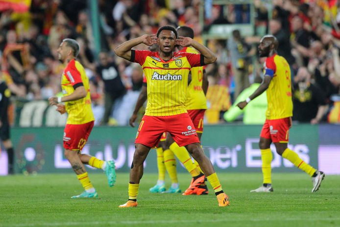 En toute grande forme avec le RC Lens, Loïs Openda a tapé dans l'œil du Milan AC.