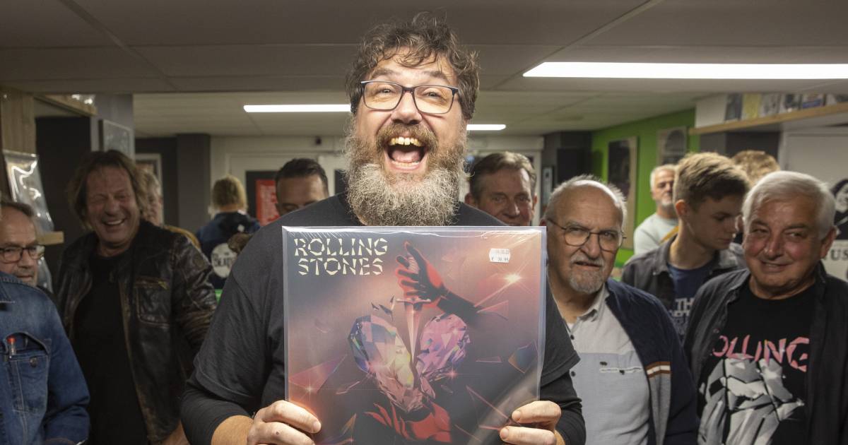 Nederlandse Stones-fans midden in de nacht naar platenzaak voor nieuw album | Present