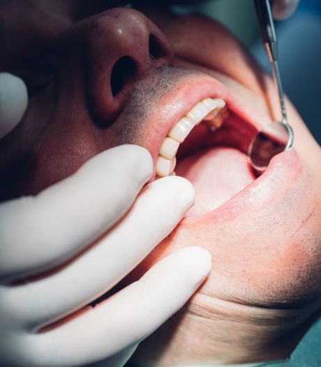 Meer tanden getrokken: tandarts ziet nu al gevolgen van geldgebrek, ook veel vragen over zorgverzekering
