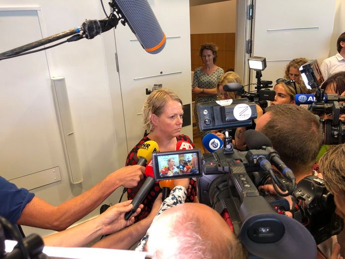 Ruth Jager, de advocaat van de familie Faber, staat de media te woord.