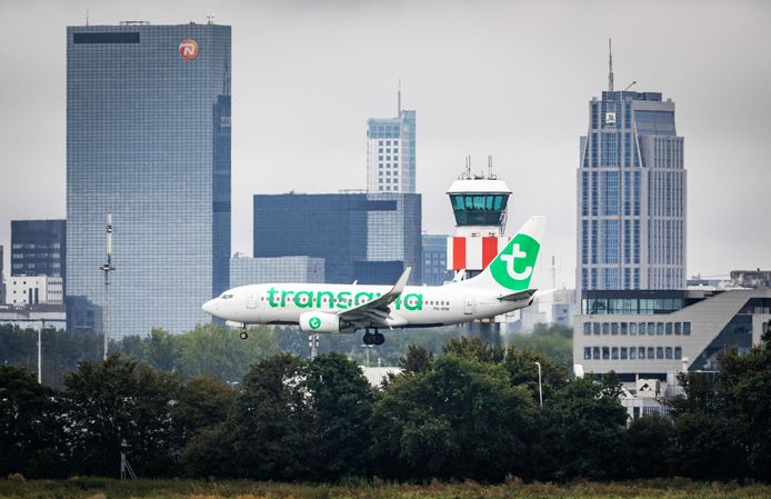 Vliegtuigen moeten in de toekomst stiller en schoner zijn. Op Rotterdam The Hague Airport komt een lab om daar oplossingen voor te bedenken.