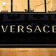 Michael Kors koopt modehuis Versace voor meer dan 1,8 miljard euro