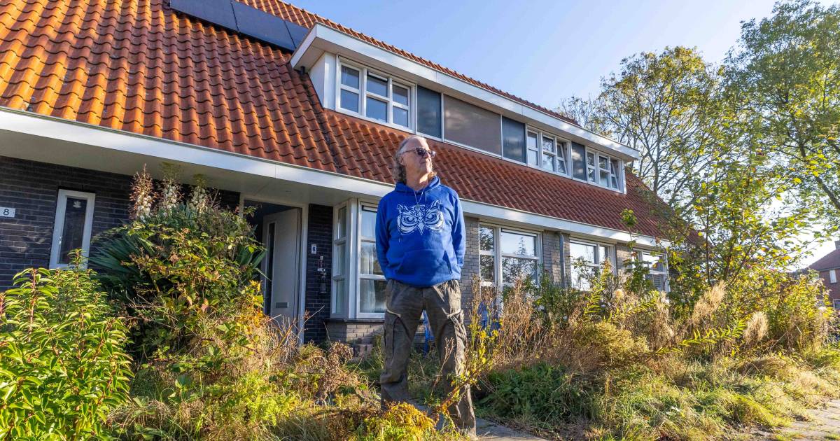 Thom wil zijn tuin zo laten, maar de woningcorporatie is er klaar mee: ‘Kan er ook netjes uitzien’
