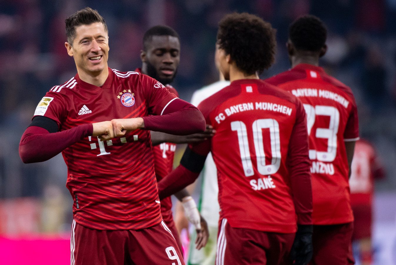 Robert Lewandowski viert de 4-0.