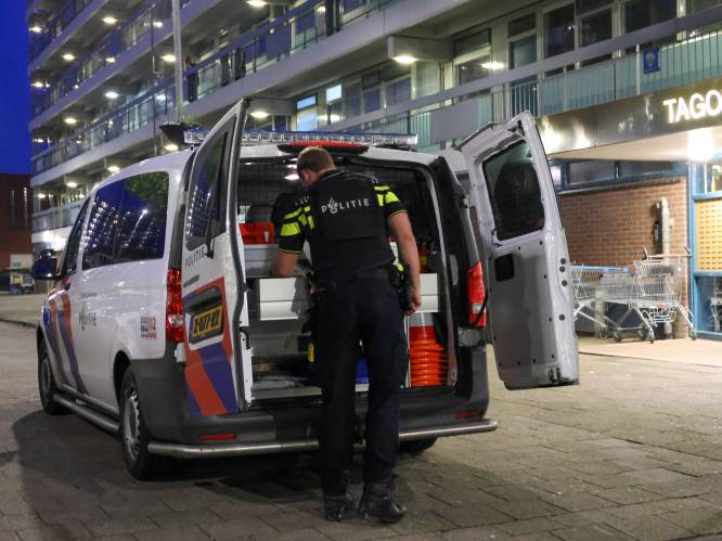 Drugs en versnijdingsmiddelen aangetroffen in garagebox Rotterdam-Ommoord: twee aanhoudingen