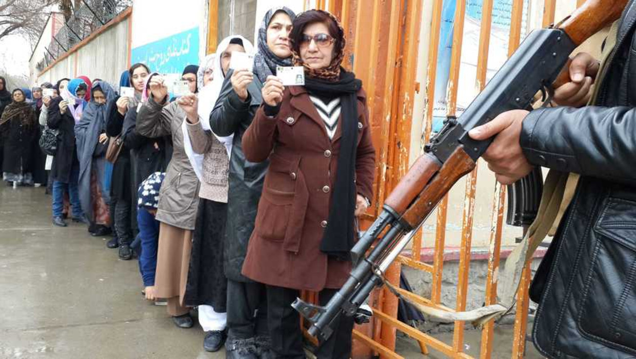 Afgelopen weekend brachten Afghanen hun stem uit voor de Afghaanse verkiezingen. Beeld epa