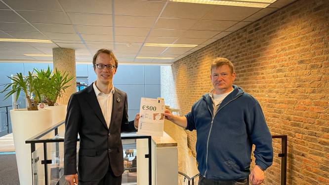 Eerste Oosterhoutse kadokaart uitgereikt om energiezuinig witgoedapparaat te kopen