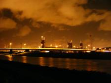 Brug lang open voor extreem traag schip