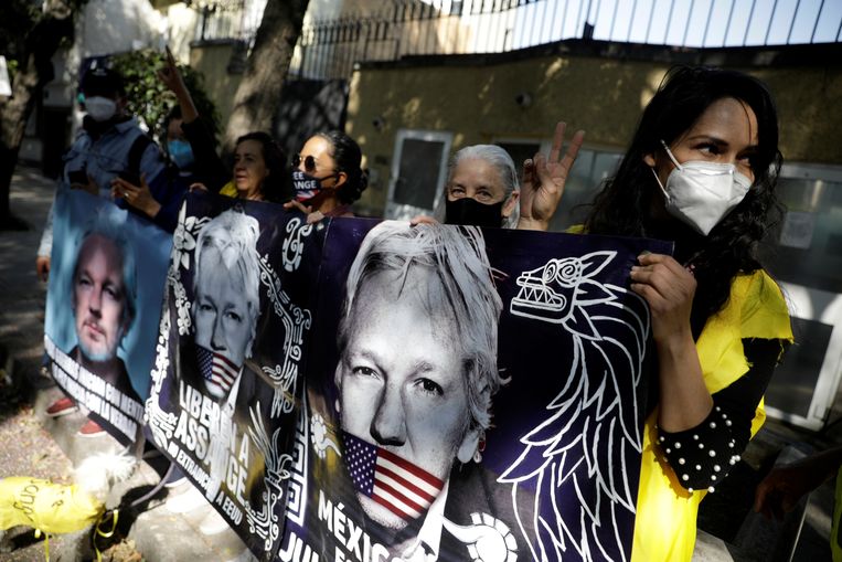 Mexicaanse demonstranten pleiten voor Assanges vrijlating. Beeld REUTERS