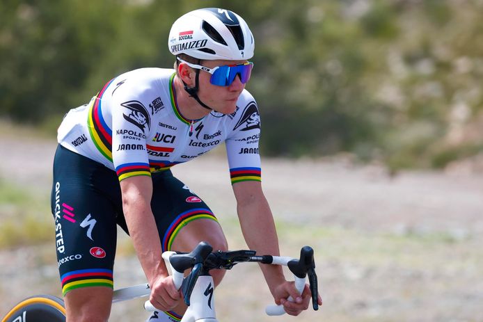 Kan Remco Evenepoel na de Vuelta ook de Giro aan zijn erelijst toevoegen?