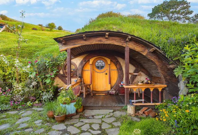 Ontvanger Recreatie Afdaling Iconische hobbit-huisjes uit 'Lord of the Rings' tijdelijk te huur | Film |  hln.be