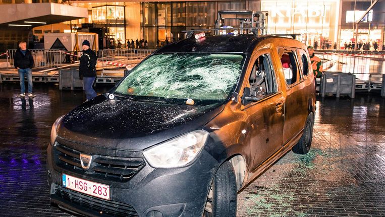 Rellen in Brussel bij het Muntplein, 15 november. Beeld photo_news