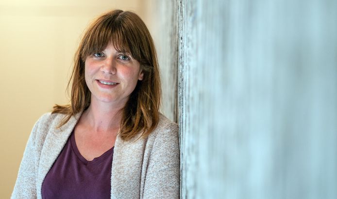 Voor crohnpatiënte Lindsy Feys (38), mama van twee jonge kindjes, komt het boek als geroepen.