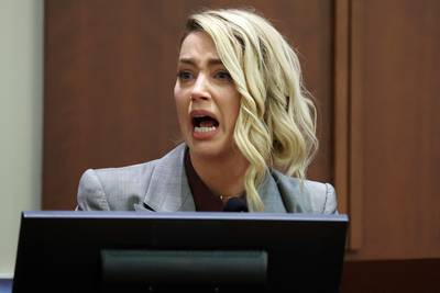 Polsbandjes van rechtszaak Johnny Depp vs Amber Heard voor woekerprijzen online verkocht