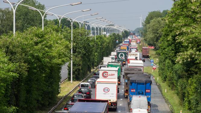 Ongeval op A12 in Wilrijk: 25 minuten file vanaf Aartselaar