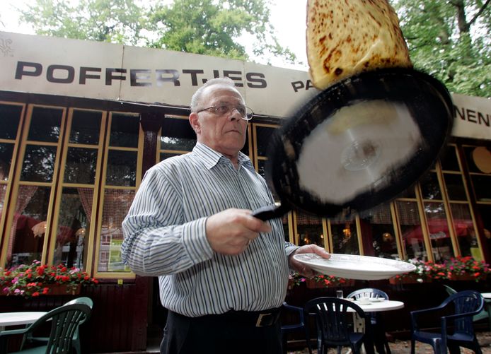De poffertjes- en pannenkoekenkraam van Mullens stond tot 2007 in het Walkartpark.