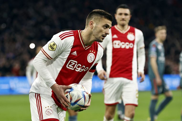 Dusan Tadic viert zijn honderste treffer als Ajacied. Beeld ANP